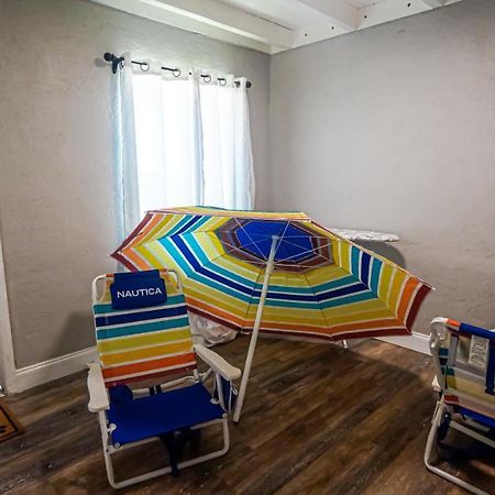 فيلا Elegant Cozy Oasis On A Traffic Free Street كليرووتر المظهر الخارجي الصورة